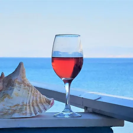 Niko's - Beautiful Sea View !